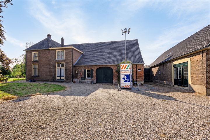 Kerkstraat 1 in Dodewaard foto