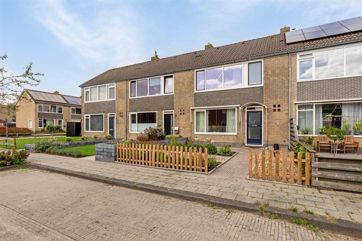 Kerkstraat 10 in Munnekezijl foto