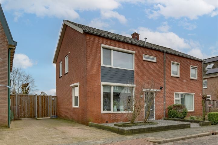 Kerkstraat 11 in Nijverdal foto