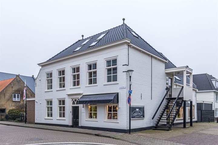 Kerkstraat 14 in Klaaswaal foto