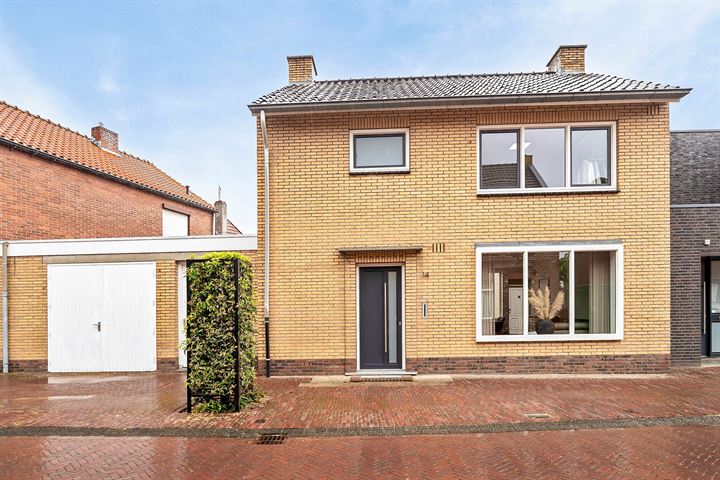 Kerkstraat 14 in Montfort foto