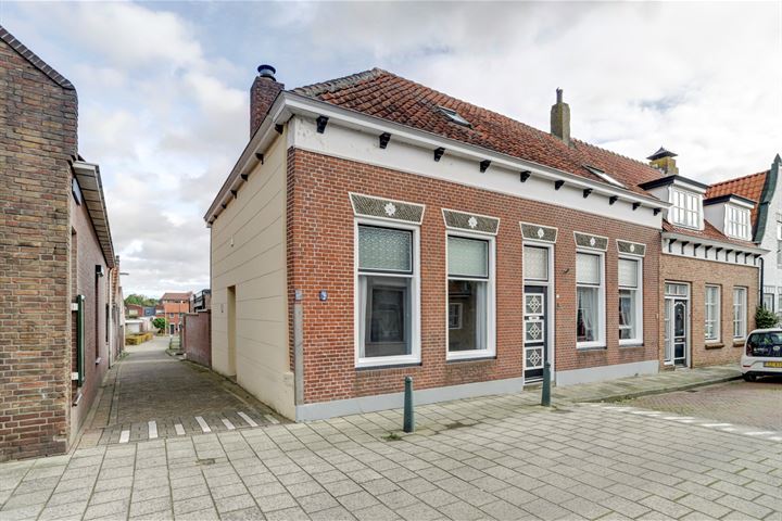 Kerkstraat 15 in Scherpenisse foto
