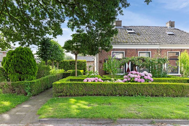 Kerkstraat 18 in Oudemirdum foto
