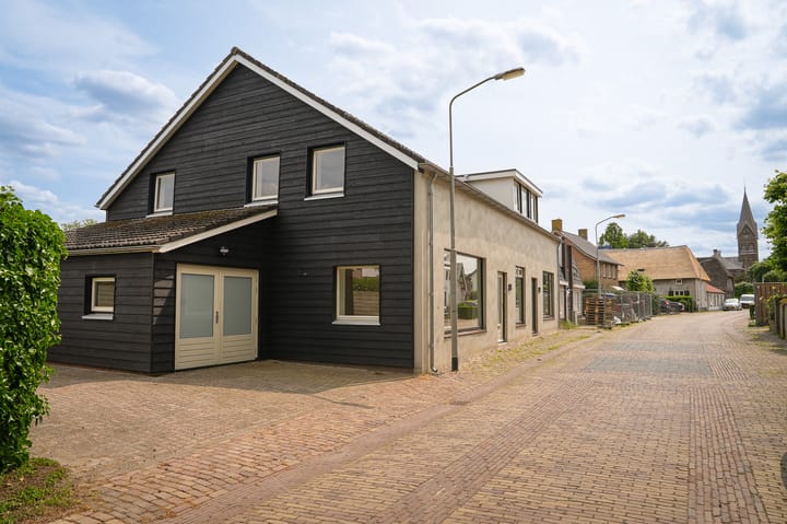 Kerkstraat 24 in Altforst foto