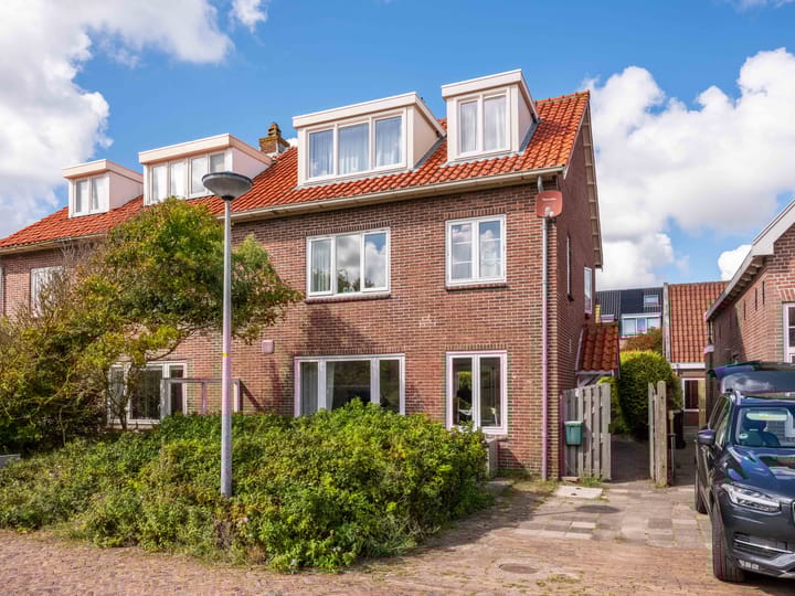 Kerkstraat 3 in Bergen aan Zee foto