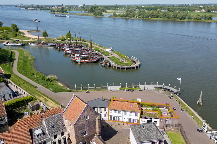 Kerkstraat 4 in Woudrichem