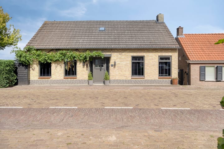 Kerkstraat 40 in Lage Zwaluwe foto