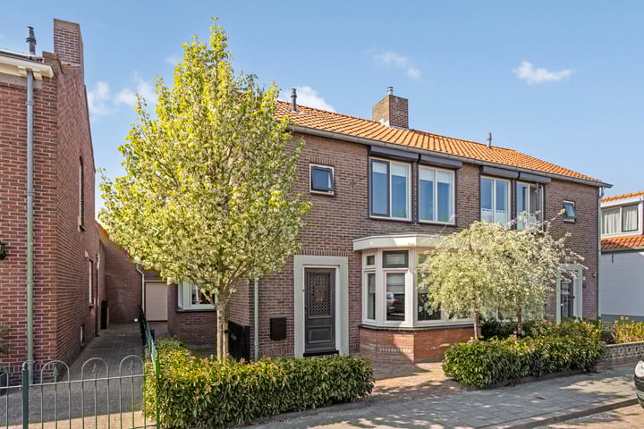 Kerkstraat 5 in Bruinisse foto