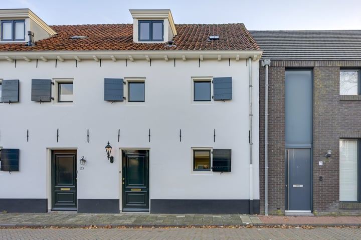 Kerkstraat 70a in Vianen foto