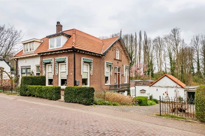 Kerkstraat 8 in Geldermalsen foto