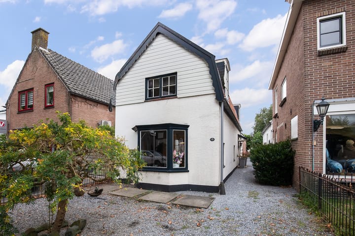 Kerkstraat 9 in Nieuw-Vennep