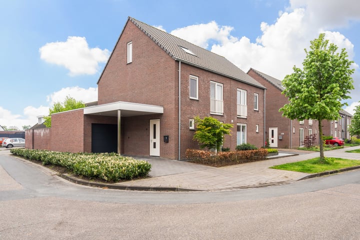 Kerkveldweg 1 in Weert foto