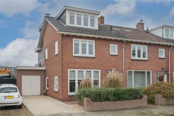 Kerkweg 103 in Santpoort-Noord foto