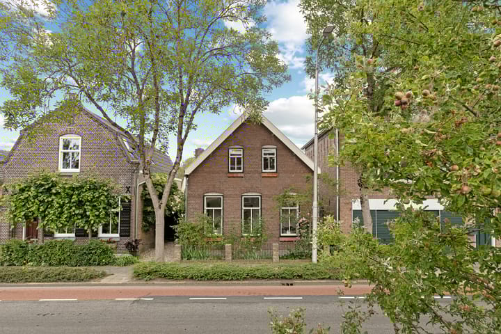 Kerkweg 133 in Lekkerkerk foto