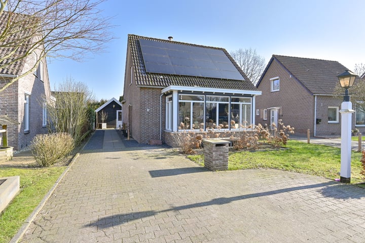Kerkweg 14 in Tiendeveen foto