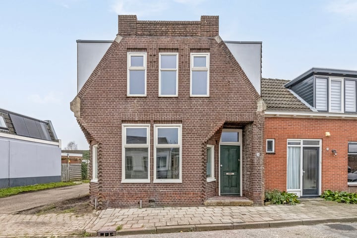 Kerkweg 31 in Leek foto