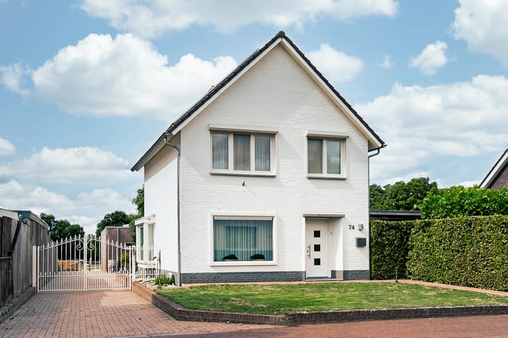 Kerkweg 74 in Maria Hoop