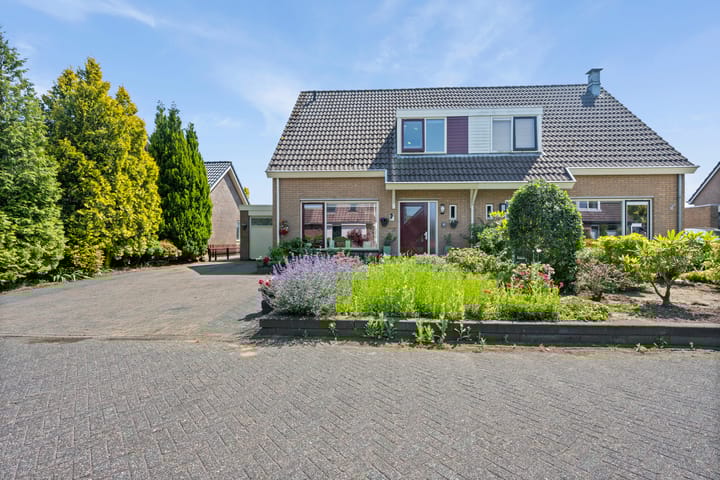 Keurnotenlaan 9 in Rolde foto