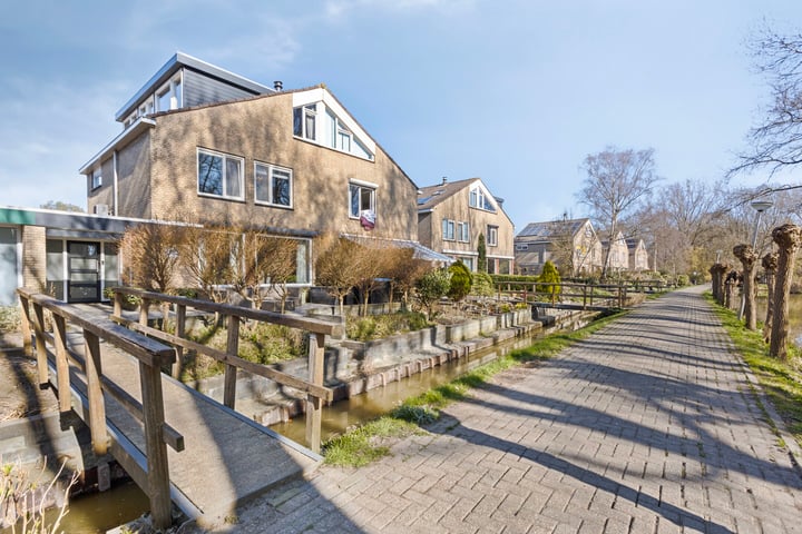 Kikkerveen 349 in Spijkenisse foto
