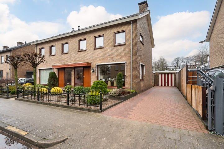 Klaas Bosstraat 15 in Putten foto