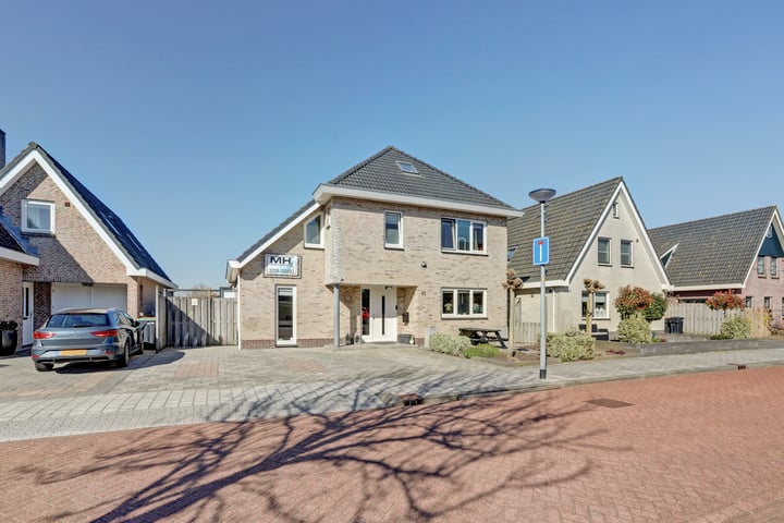 Klaversloot 41 in Broek op Langedijk foto