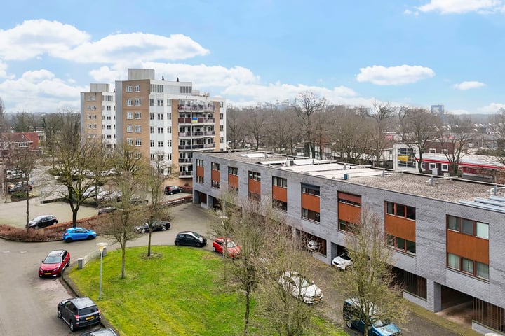 Klepel 384 in Emmen foto