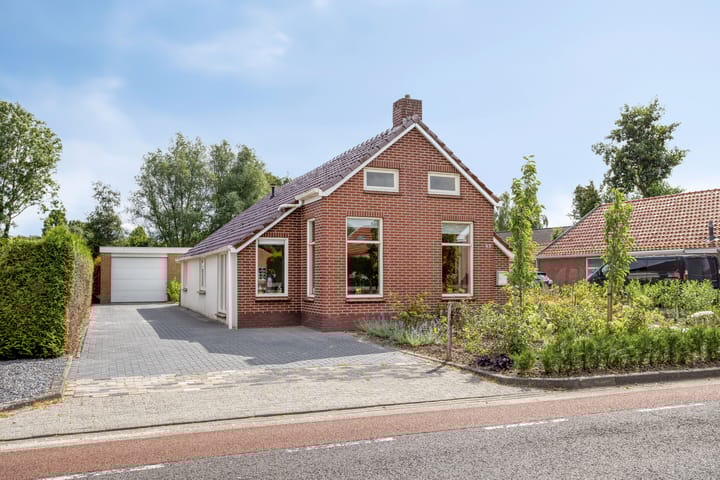 Klinkerweg 87 in Finsterwolde foto