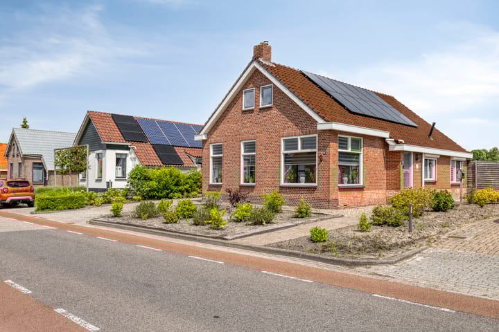 Klinkerweg 99 in Finsterwolde foto