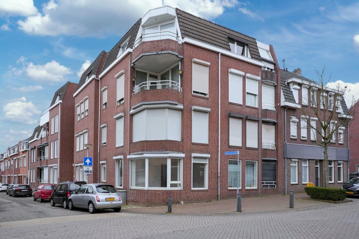 Kloosterbosstraat 2 in Kerkrade foto