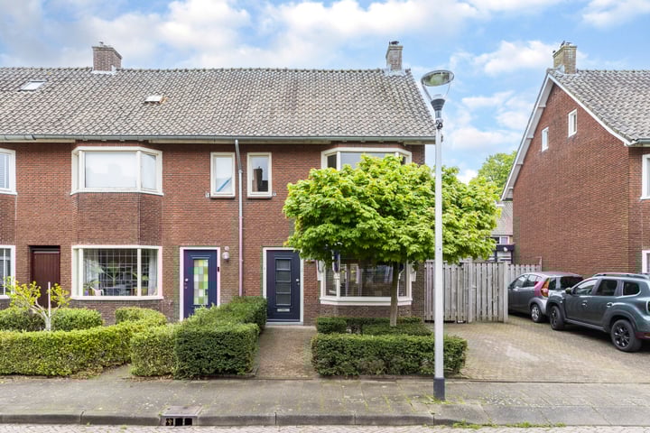 Kloosterweide 22 in Helmond foto
