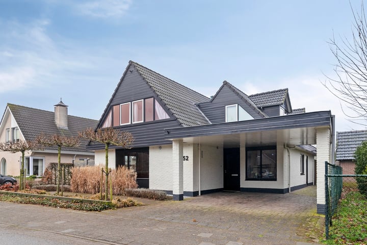 Kluppelshuizenweg 52 in Almelo foto