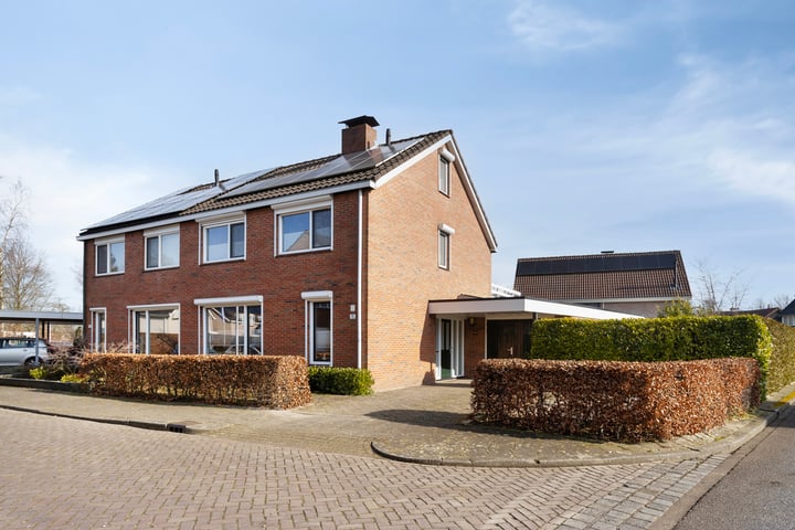 Ko Arnoldistraat 15 in Hengelo foto