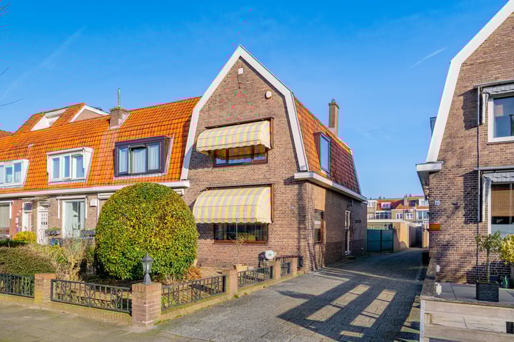 Koen van Oosterwijklaan 42 in Amstelveen foto
