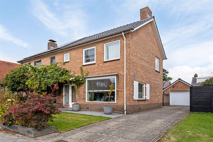 Kolweg 66 in Holten foto