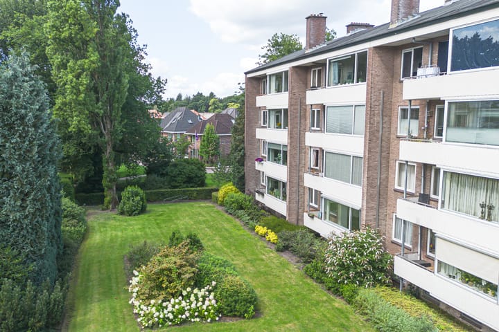 Koning Lodewijklaan 558 in Apeldoorn foto