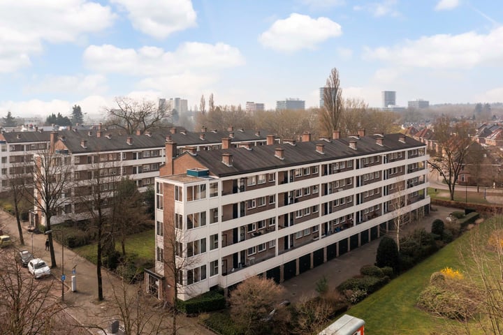 Koning Lodewijklaan 584 in Apeldoorn