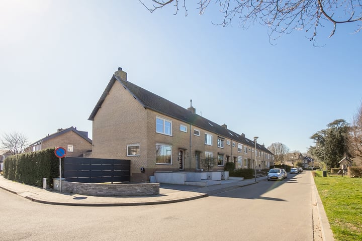 Koning Lodewijkstraat 15 in Meerssen foto