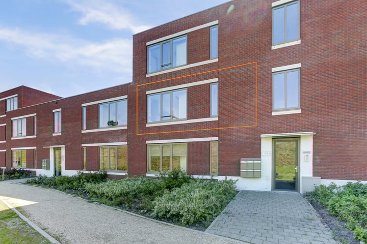 Foto van woning Koning Willem-Alexanderplein 121, Dronten