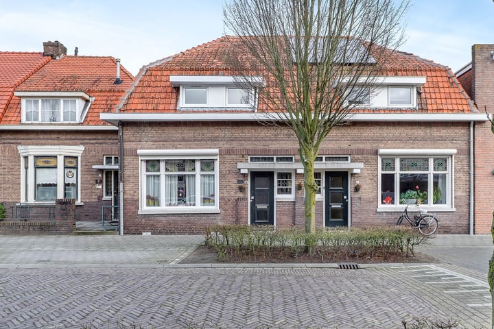 Koning Willem III straat 6 in Bergen op Zoom foto