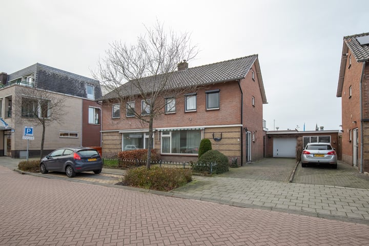 Koningin Emmastraat 5 in Woudenberg foto