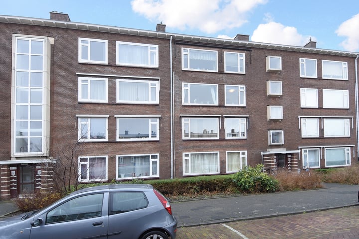 Koningin Julianalaan 151 in Voorburg foto