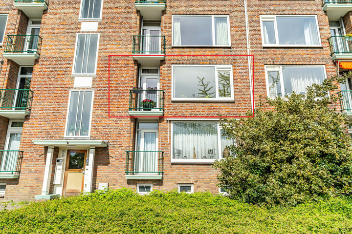 Koningin Julianalaan 207 in Voorburg foto