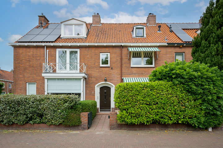 Koningin Julianalaan 39 in Voorschoten foto