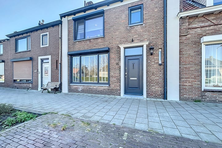 Koningin Julianastraat 16 in Schoondijke foto