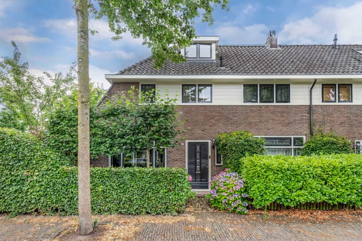 Koningin Julianastraat 55 in Huizen foto