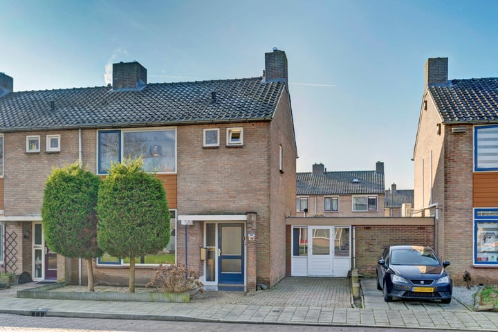 Koningin Wilhelminastraat 125 in Elst foto