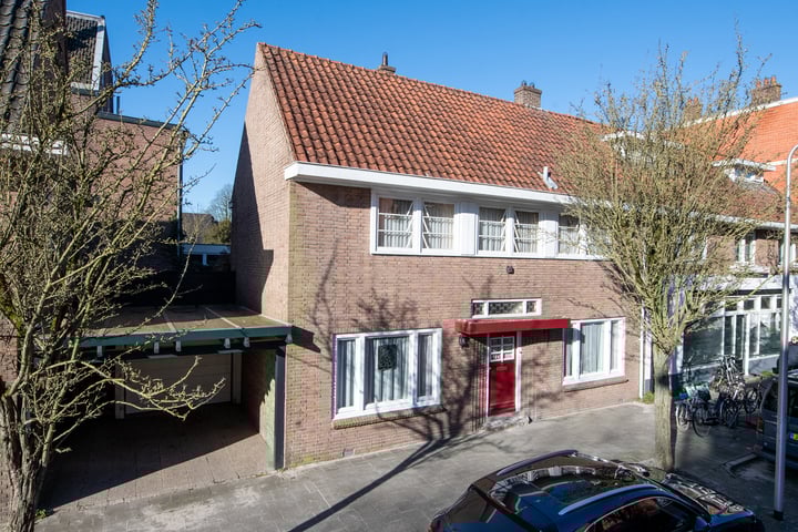 Koningin Wilhelminastraat 3 in Zwolle foto