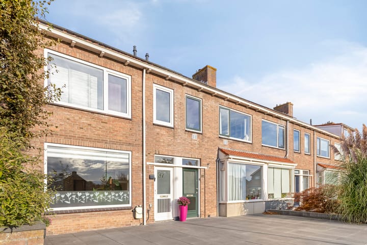 Koningin Wilhelminastraat 37 in Arkel
