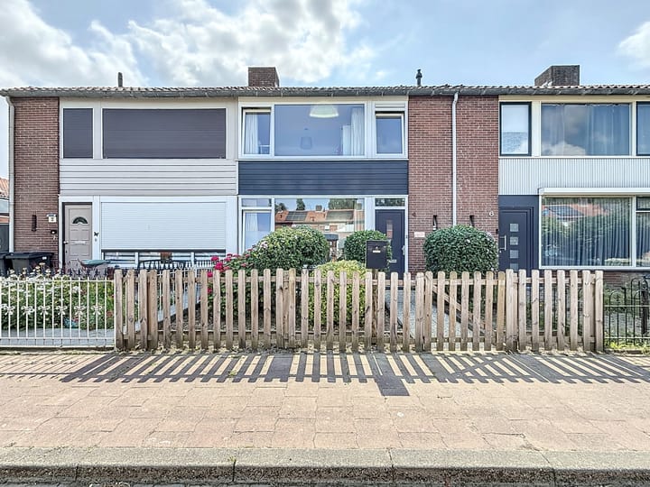 Koningin Wilhelminastraat 4 in Schoondijke foto