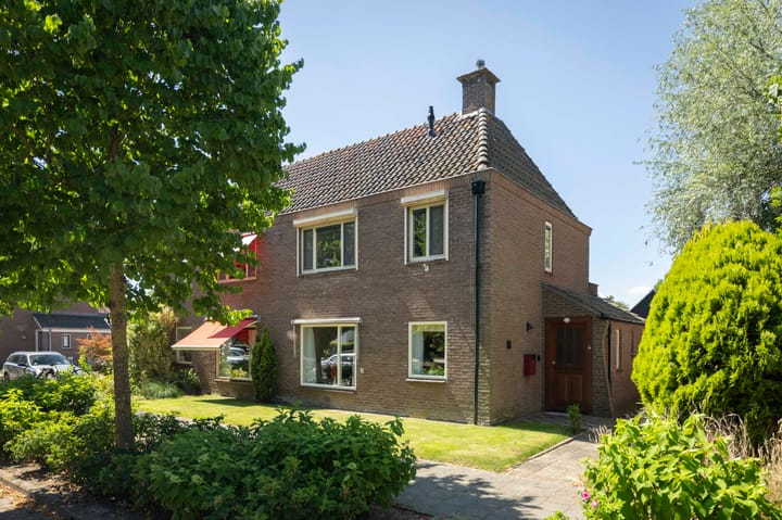 Koningin Wilhelminastraat 6 in Olst